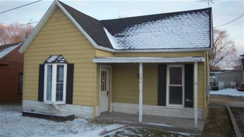 304 E Front St, Hardin, MO 64035 