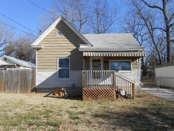 2512 N Summit Avenue, Springfield, MO 65803 