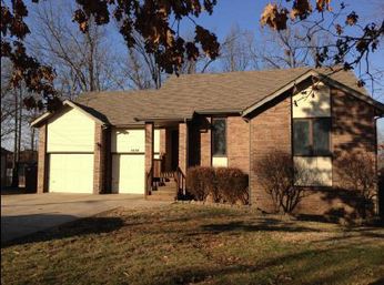 3830 N Pauls Pl, Springfield, MO 65803 