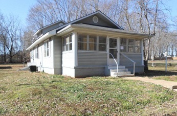 606 Clover Ln, Farmington, MO 63640 