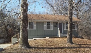 1416 Park Ln, Liberty, MO 64068 