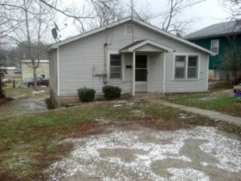 918 N Maple Ave, Mountain Grove, MO 65711 