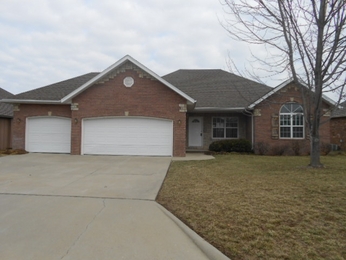 707 East Bayshore Dr, Ozark, MO 65721 