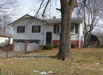 8315 Lane Avenue, Raytown, MO 64138 