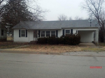 1029 Fourth Street, West Plains, MO 65775 