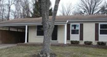 2585 Teakwood Manor, Florissant, MO 63031 