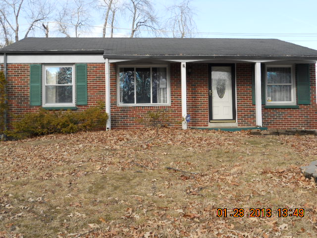 1723 Grafton Dr, St Louis, MO 63136 