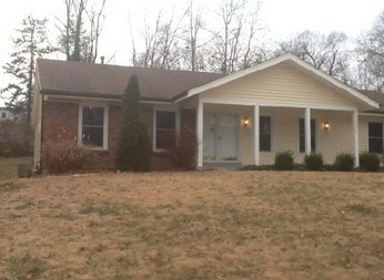 1990 Cathedral Hill Dr, Saint Louis, MO 63138 