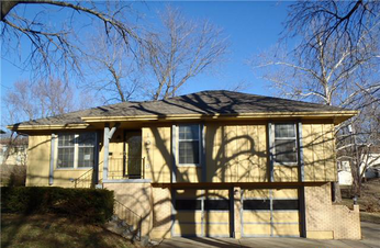 10719 Hillcrest Rd, Kansas City, MO 64134 