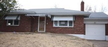 1250 Edgewater Dr, Saint Louis, MO 63137 