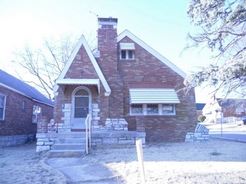 8555 Riverview Blvd, Saint Louis, MO 63147 