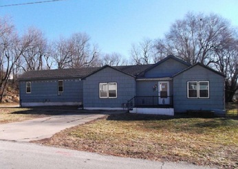 7227 Askew Ave, Kansas City, MO 64132 