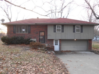 604 Gay St, Lathrop, MO 64465 