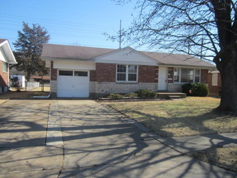 240 Gage Dr, Saint Louis, MO 63135 
