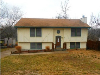 5350 N Cambridge Ave, Kansas City, MO 64119 