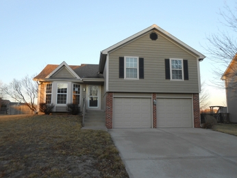 14623 Shamrock Way, Smithville, MO 64089 