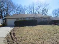 8370 Gladys Dr, Hazelwood, MO 63042 