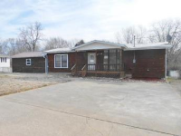 1403 High St, Cassville, MO 65625 