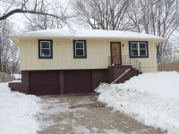 1204 S Ward Parkway, Blue Springs, MO 64014 