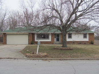 4456 S Holiday Ave, Springfield, MO 65810 