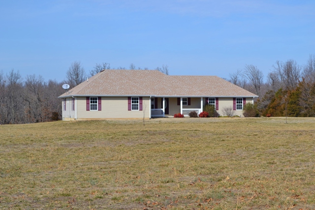 5695 182nd Rd, Brighton, MO 65617 