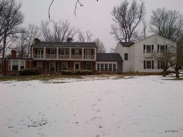 9 Stoney Brook Ln, Saint Louis, MO 63124 