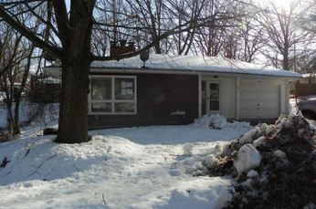 13 Morningside Dr, Boonville, MO 65233 