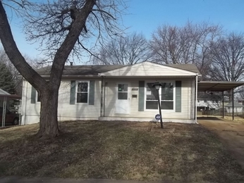 5321 Ville Angela Lane, Hazelwood, MO 63042 