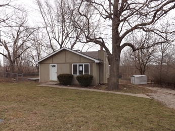 1304 NE 88th St, Kansas City, MO 64155 