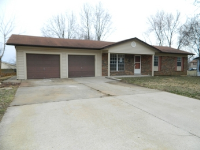 824 Countryside Dr, Troy, MO 63379 