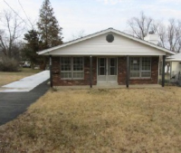 10549 Hobday Ave, Saint Ann, MO 63074 