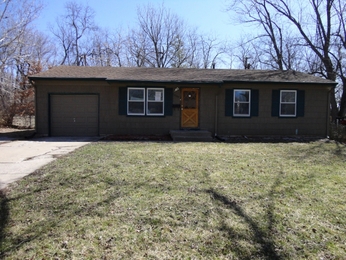 13709 12th St, Grandview, MO 64030 