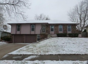 8928 Hunter St, Kansas City, MO 64138 