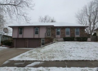 8928 Hunter St, Kansas City, MO 64138 