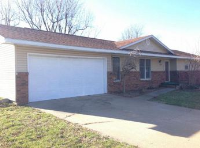 628 Ventura Ave, Monett, MO 65708 