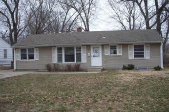 8915 E 74th St, Raytown, MO 64133 