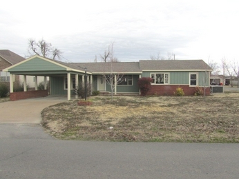 109 E 20th St, Caruthersville, MO 63830 