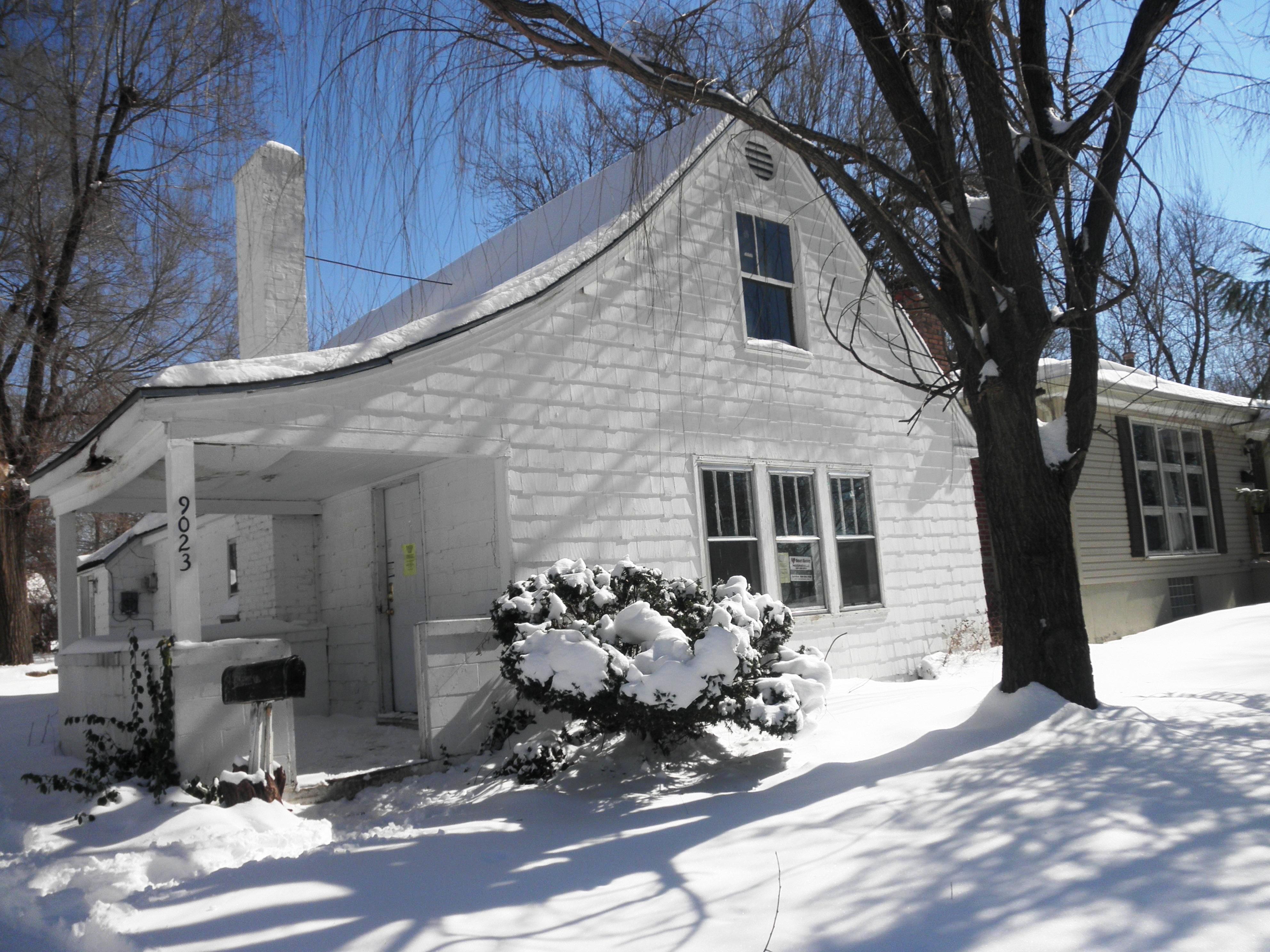 9023 Walnut St, Kansas City, MO 64114 