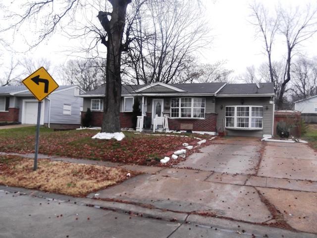 6628 Dunwold Dr, Saint Louis, MO 63134 