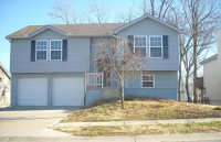 407 N Queen Ridge Ave, Independence, MO 64056 