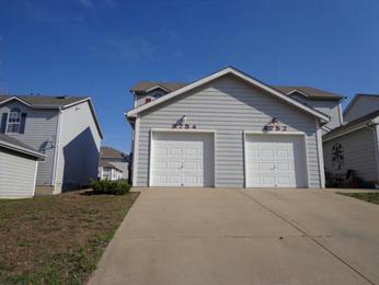 8754 NW 82nd St, Kansas City, MO 64152 