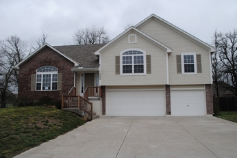 309 Black Jack Ave, Lone Jack, MO 64070 