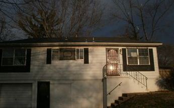 2240 Belmont Blvd, Independence, MO 64057 