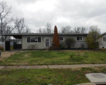 650 Starlet Dr, Florissant, MO 63031 