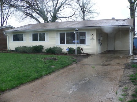 9738 Traverse Ln, Saint Louis, MO 63134 