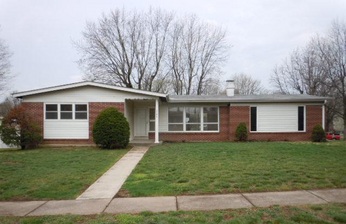 3395 Hermoso Dr, Florissant, MO 63033 
