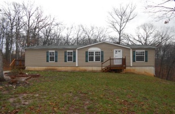 300 Ehmler Ln, Elsberry, MO 63343 