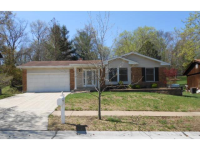2946 Piney Pointe Dr, Saint Louis, MO 63129 