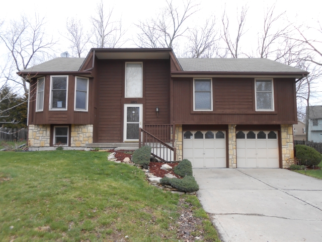 11013 N Grand Ave, Kansas City, MO 64155 