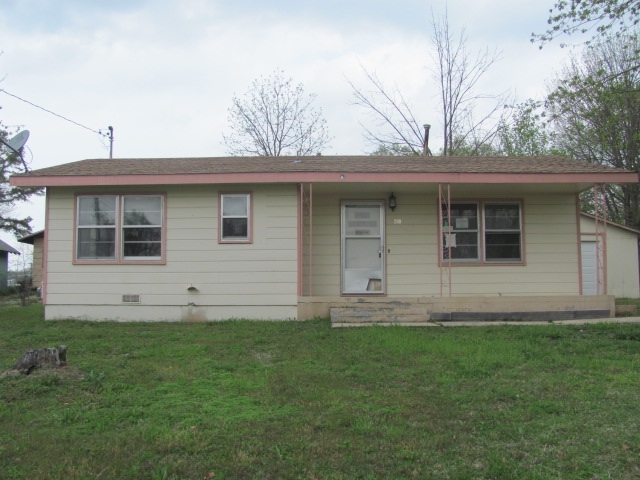 200 NW 14th Avenue, Ava, MO 65608 